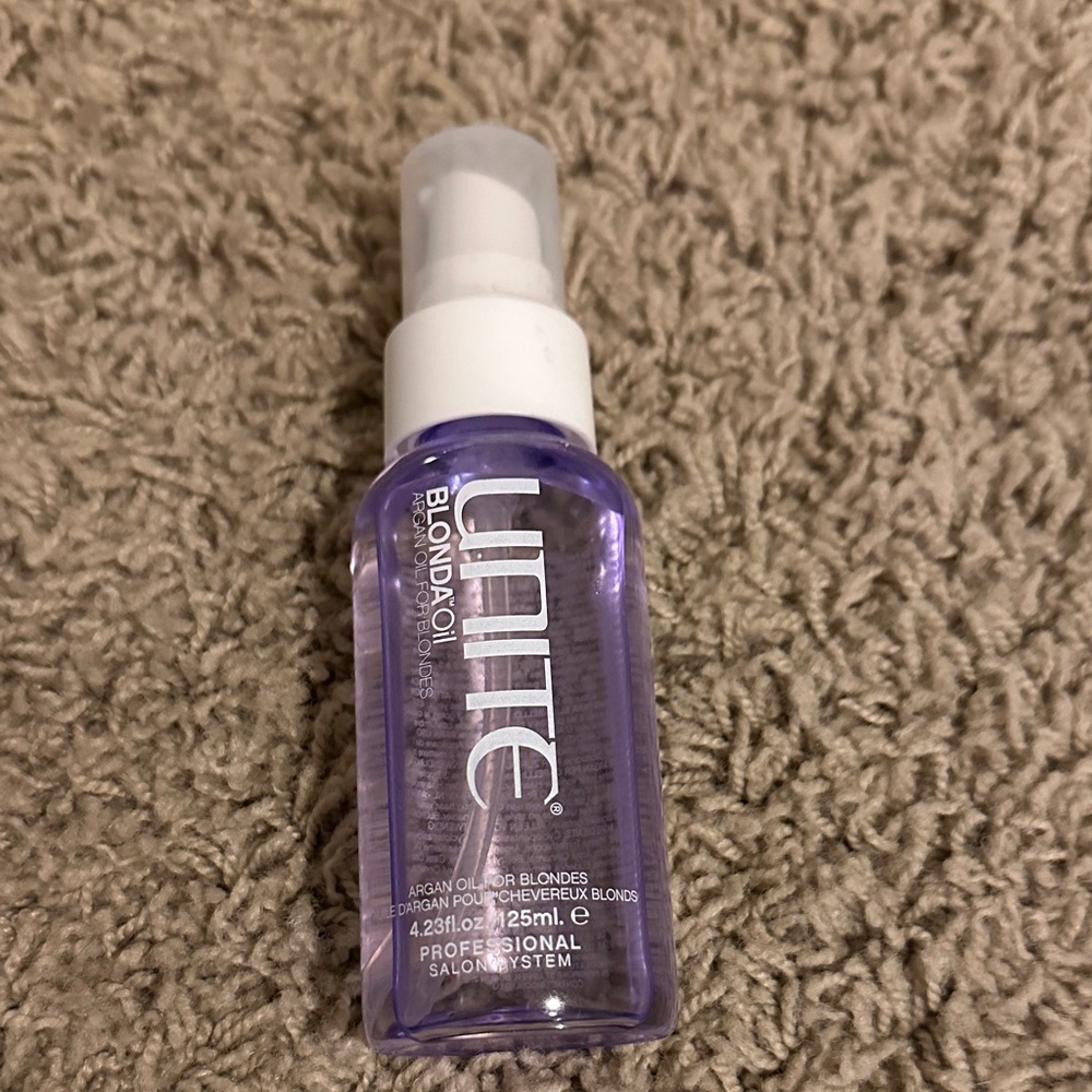 UNITE Blonde Oil Hair Treatment